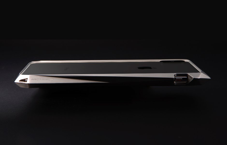 CLEAVE Titanium Bumper 180 for iPhone XS / X / XS MAX | Deff 
